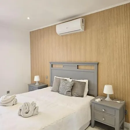 Vilanova Seven Apartman *